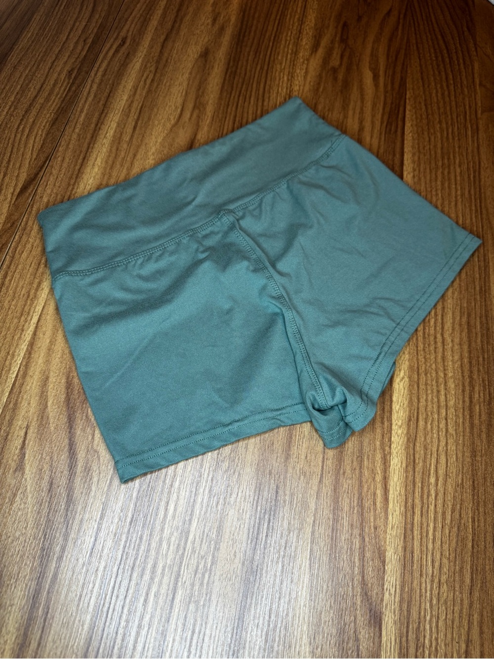 Women’s High-Rise Stretch Bike Shorts in Olive Green